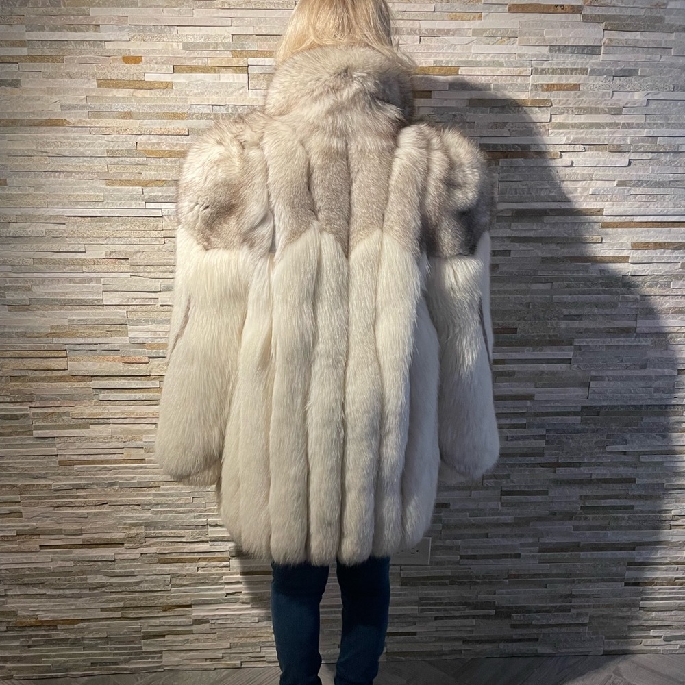 Saga Fox fur coat/excellent condition